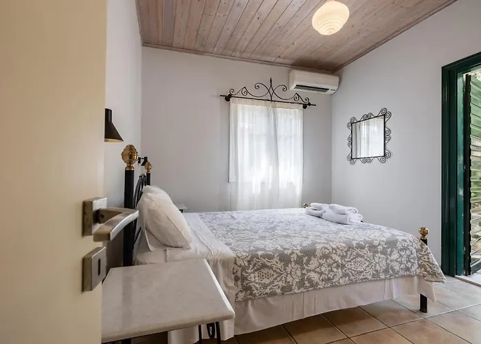 Helona Villa Keri