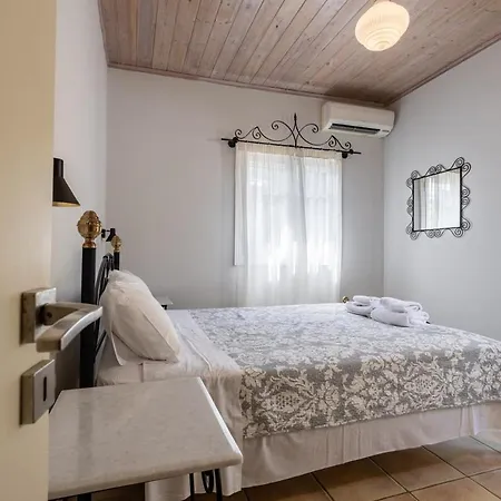 Helona Villa Keri